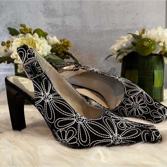 NEW Circa Joan & David Floral Embroidered Flowers Slingback Black White Heels S… - Picture 2 of 16